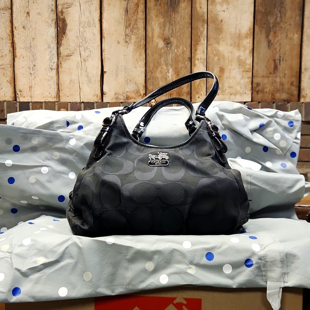 Black cloth Coach C bag wine color interior used